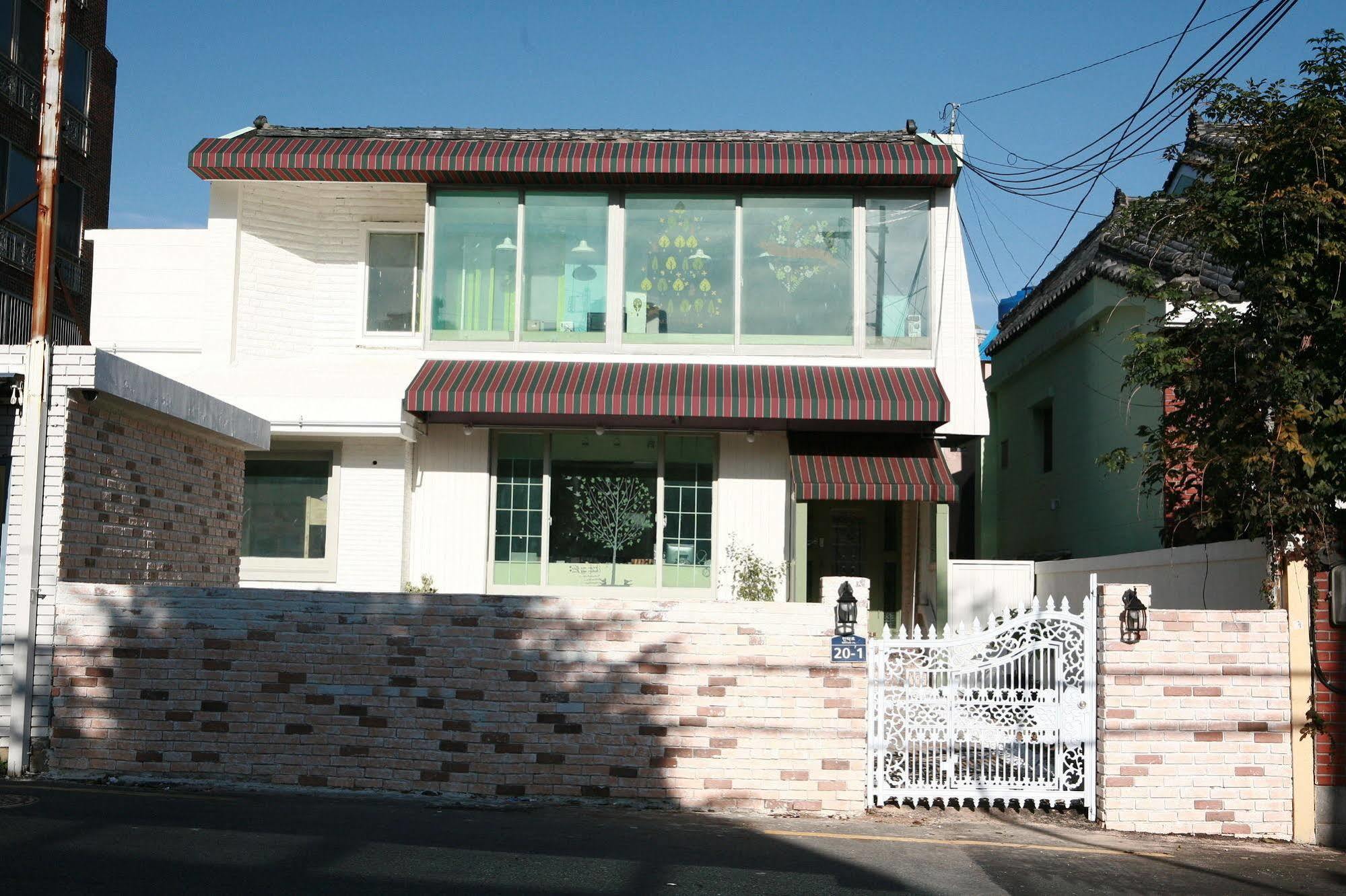 Guesthouse Mate Пусан Екстер'єр фото